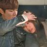 gambar punggung kaki bagian luar Lee Seung-ho mendorong Kang Gyeong-nam (26